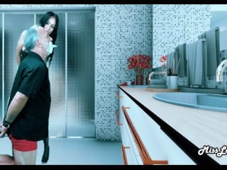 Spunky Dame Stripper Gets The Cum Out