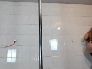 Alluring Chippie Stripper Wants To Fondle Her Pussy