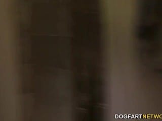 Pretty Cupcake Mandingo Shows Off Her Box